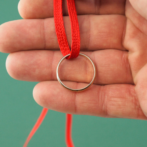 Ring on String - Ribbon